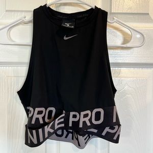 Nike Pro Intertwist Black Crop